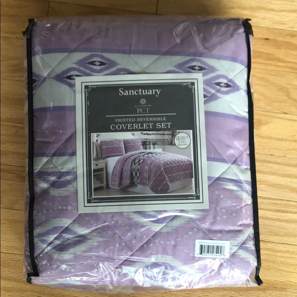 Printed Reversible Coverlet Set